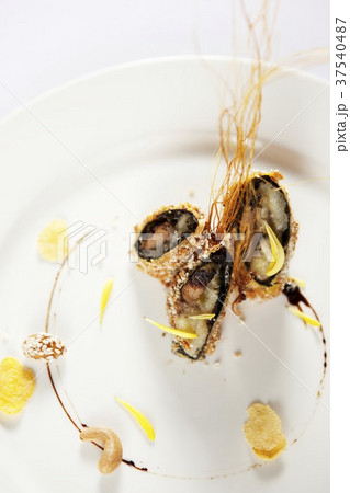 Crispy beef roll banana Crispy beef roll banana 37540487