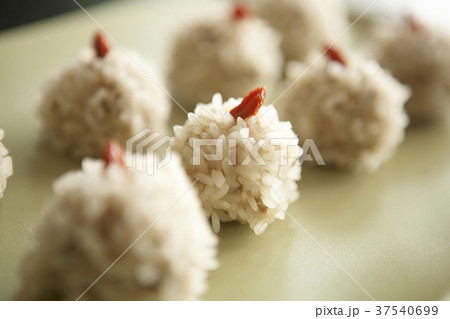 Pearl balls 37540699