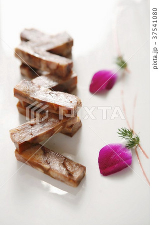 Peanuts mixed meat 37541080