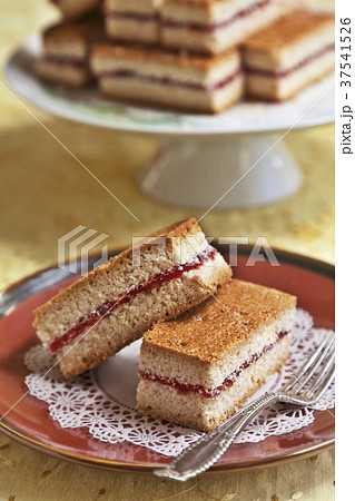 Cuban Guava Cakes 37541526