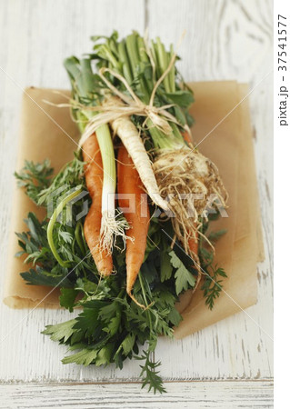 A bundle of soup vegetables A bundle of soup vegetables 37541577