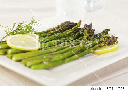 Steamed Organic Asparagus with Lemon Steamed Organic Asparagus with Lemon 37541763