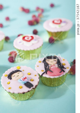 Cupcakes Cupcakes 37542187