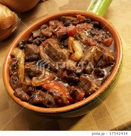 Brazilian Beef Stew with Onions, Black Beans and Tomatoes Brazilian Beef Stew with Onions, Black Beans and Tomatoes 37542434