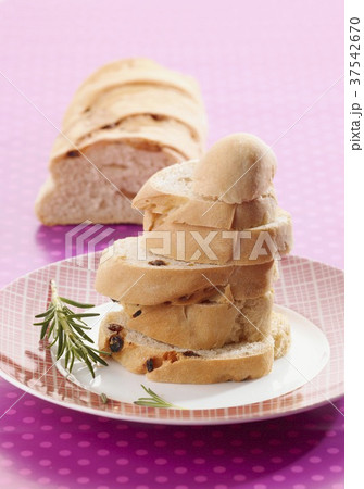 Olive and rosemary baguette 37542670