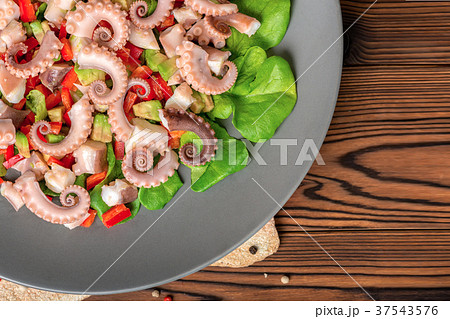 salad with tentacles of octopus, lime, avocado, 37543576