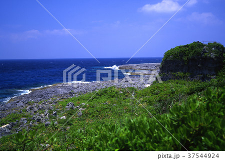 喜界島の海岸 37544924
