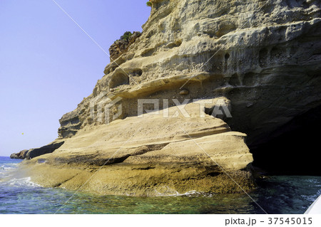 Sea steep coast 37545015