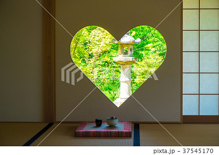 正寿院客殿と猪目窓 37545170