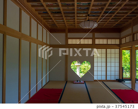 正寿院客殿と猪目窓 37545173