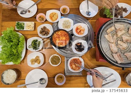 Korean pickle and seasoning vegetables meat   37545633