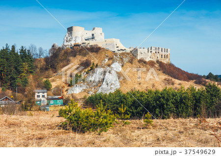 Ruins of Rabsztyn castle near Krakow, Poland 37549629