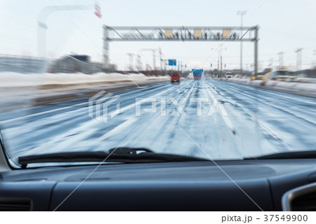 自動車運転　オービス　（ボケ、ブレ表現） 37549900