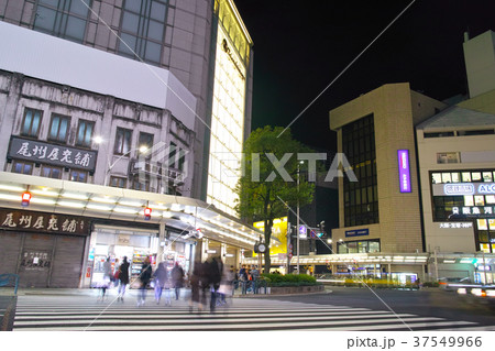 夜の四条河原町交差点 夜の四条河原町交差点 37549966