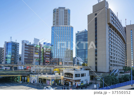 東京 飯田橋駅前 飯田橋交差点の風景 東京 飯田橋駅前 飯田橋交差点の風景 37550352