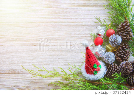 Christmas decoration on wooden backgroun. 37552434