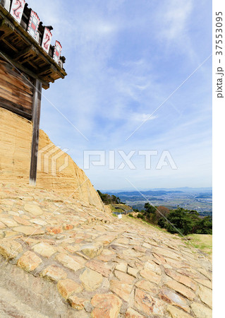 鬼ノ城　西門跡　城壁から見る総社市内　岡山県総社市 37553095