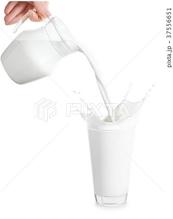 pouring milk with splashes pouring milk with splashes 37556651