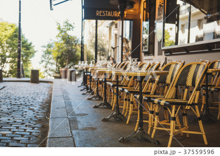 French coffee shop 37559596