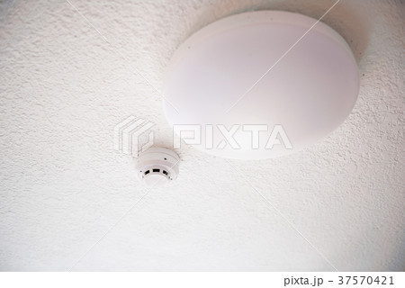 Smoke detector and fire protection system  37570421