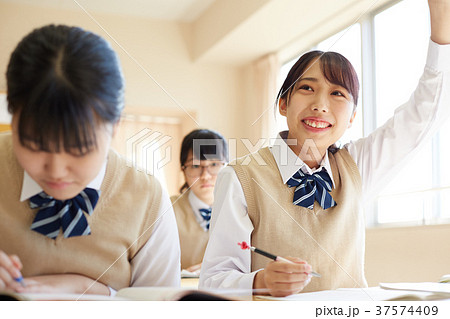 中学生 挙手 授業 高校生 中学生 挙手 授業 高校生 37574409