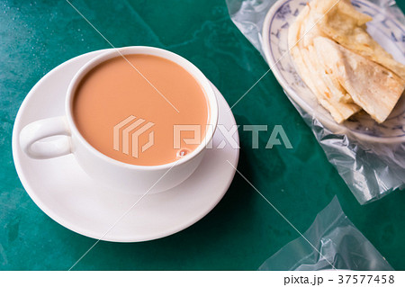 Burmese milk tea and na'an 37577458
