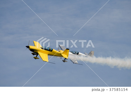 アクロバット飛行 37585154