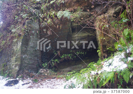 朝比奈切通し 37587000