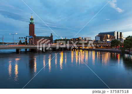 early in the morning in the center of Stockholm. V 37587518
