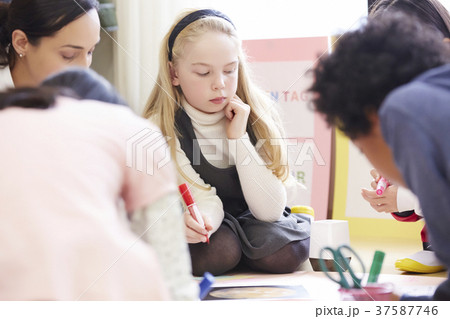 小学校 グループワーク 小学校 グループワーク 37587746