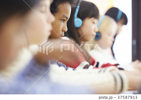 インターナショナルスクール オンライン授業 インターナショナルスクール オンライン授業 37587913