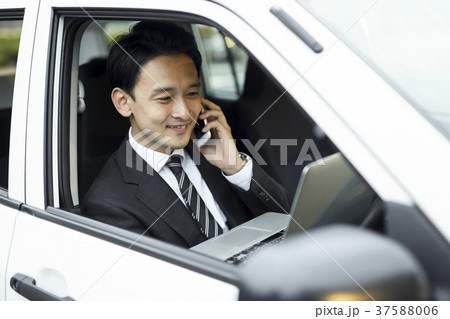 ビジネスマン　休憩 37588006