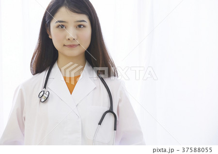 小学校　保健室　養護教諭 37588055