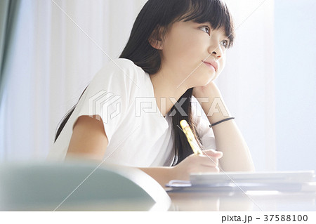 小学生 教室 女の子 小学生 教室 女の子 37588100