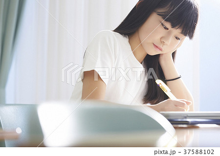 小学生 教室 女の子 小学生 教室 女の子 37588102