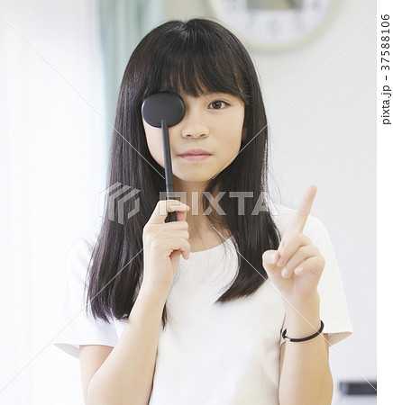 小学生　健康診断　視力検査 37588106