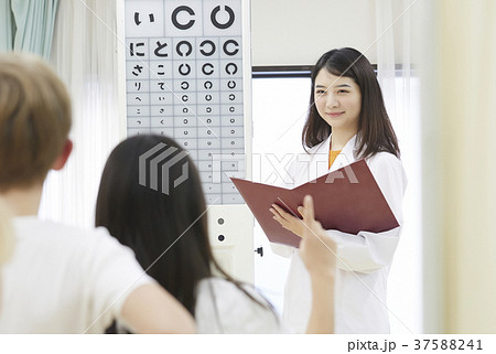 小学生 健康診断 視力検査 小学生 健康診断 視力検査 37588241