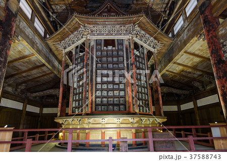 三井寺（園城寺）一切経蔵の八角輪蔵 37588743