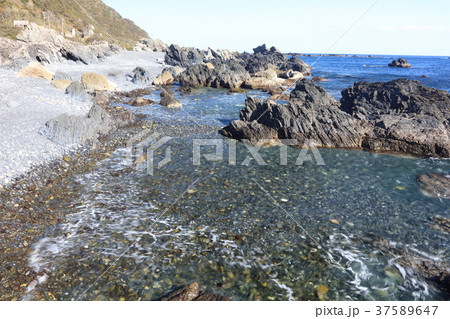 室戸岬の灌頂ヶ浜(かんじょうがはま)「室戸ジオパーク」「室戸阿南海岸国定公園」(高知県) 室戸岬の灌頂ヶ浜(かんじょうがはま)「室戸ジオパーク」「室戸阿南海岸国定公園」(高知県) 37589647