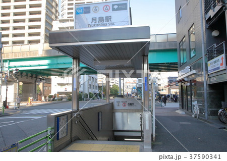 月島駅　  有楽町線　 都営大江戸線 37590341