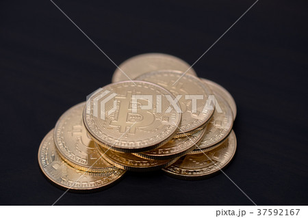 仮想通貨・ビットコインのイメージ 仮想通貨・ビットコインのイメージ 37592167