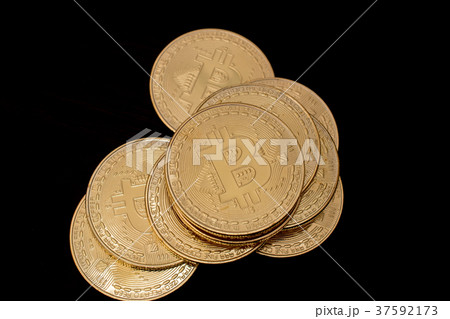 仮想通貨・ビットコインのイメージ 仮想通貨・ビットコインのイメージ 37592173