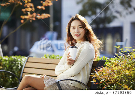 女性 女 女の子 37593366