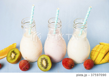 Smoothies with tropical fruits 37597090
