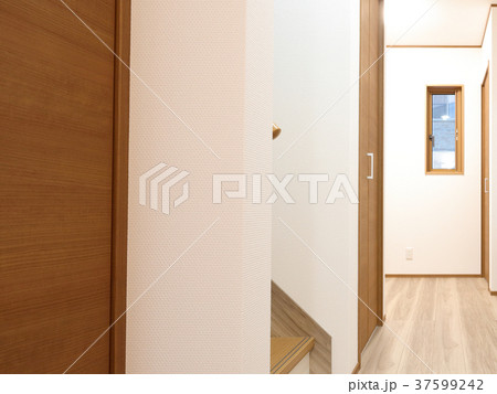 新築住宅 1階廊下 新築住宅 1階廊下 37599242