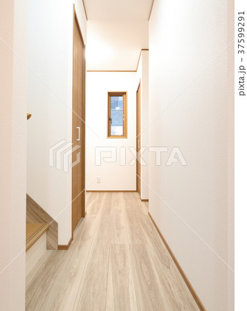 新築住宅 1階廊下 37599291