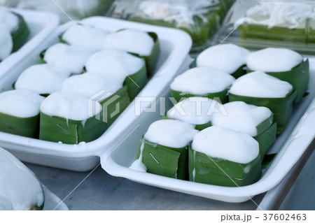 Thai pudding with coconut topping Thai pudding with coconut topping 37602463
