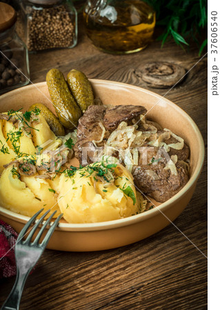 Fried chicken liver with onion Fried chicken liver with onion 37606540