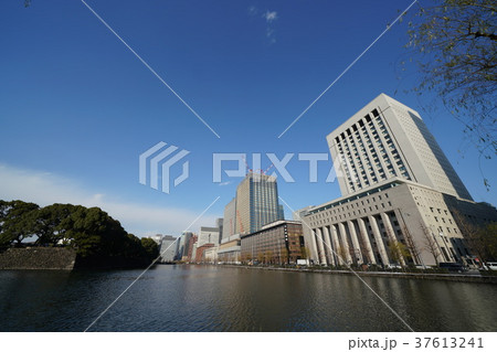 東京都市景観・「大手町や丸の内、有楽町などのビル群を望む」＝都内大雪の一夜明け・快晴・1月23日撮影 37613241