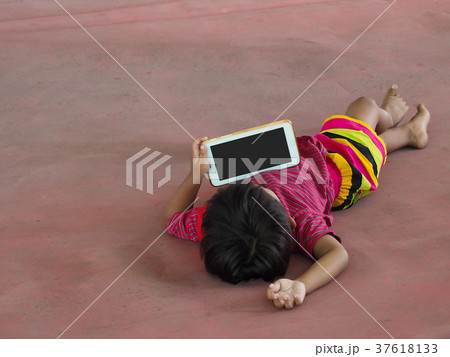 Children Playing Smartphone Tablet 37618133